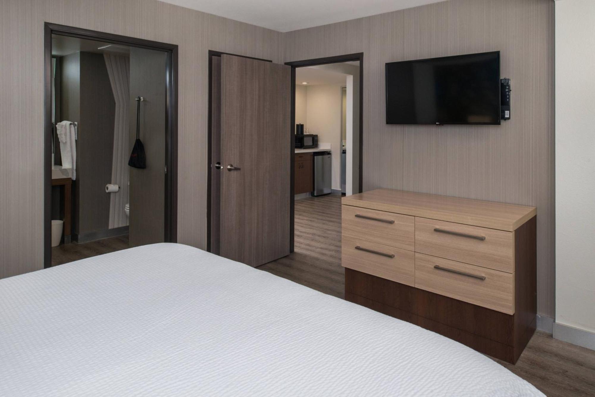 คอร์ตยาร์ด เทเมคูลา เมอเรียตา Hotel เมอร์เรียทา ภายนอก รูปภาพ