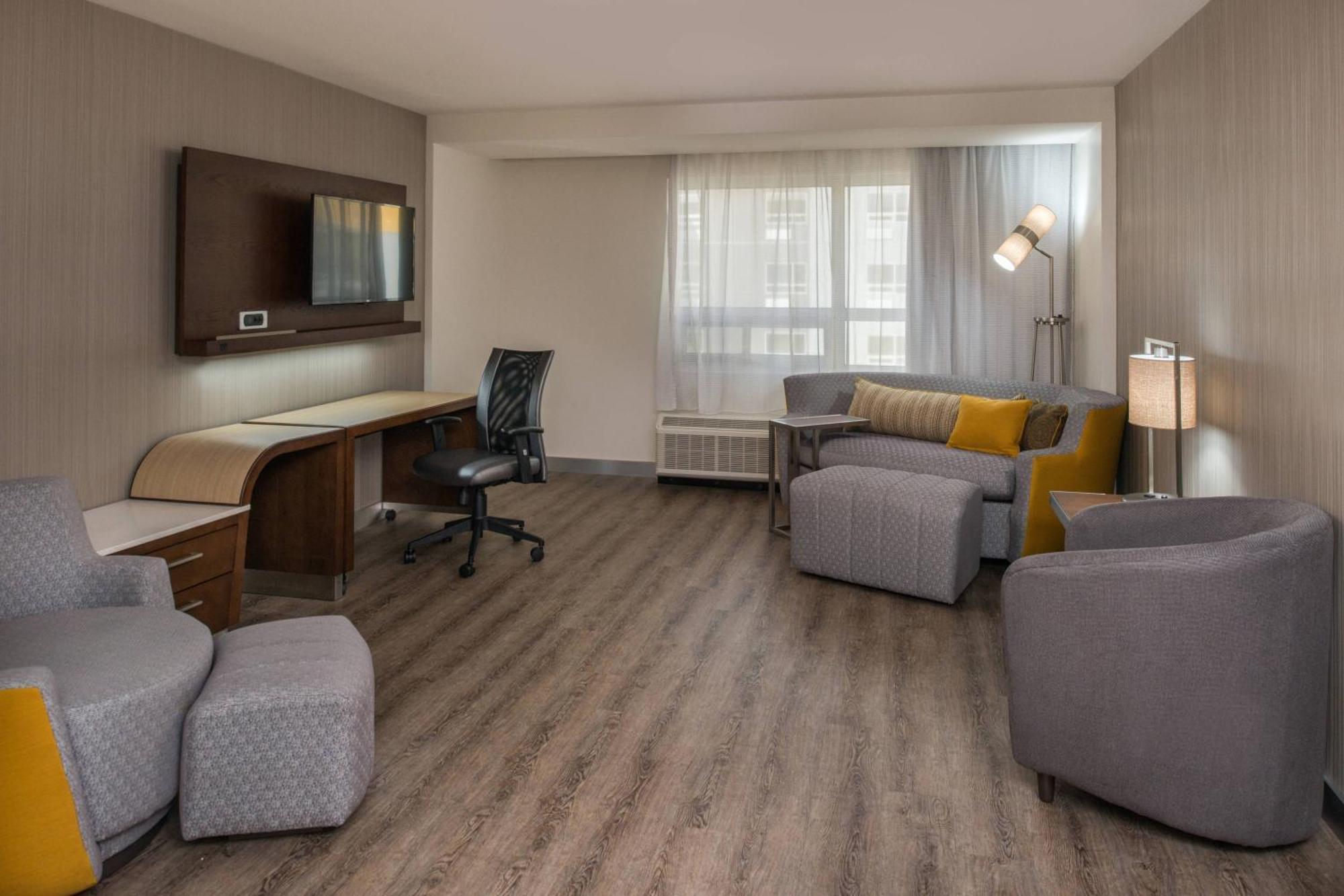 คอร์ตยาร์ด เทเมคูลา เมอเรียตา Hotel เมอร์เรียทา ภายนอก รูปภาพ